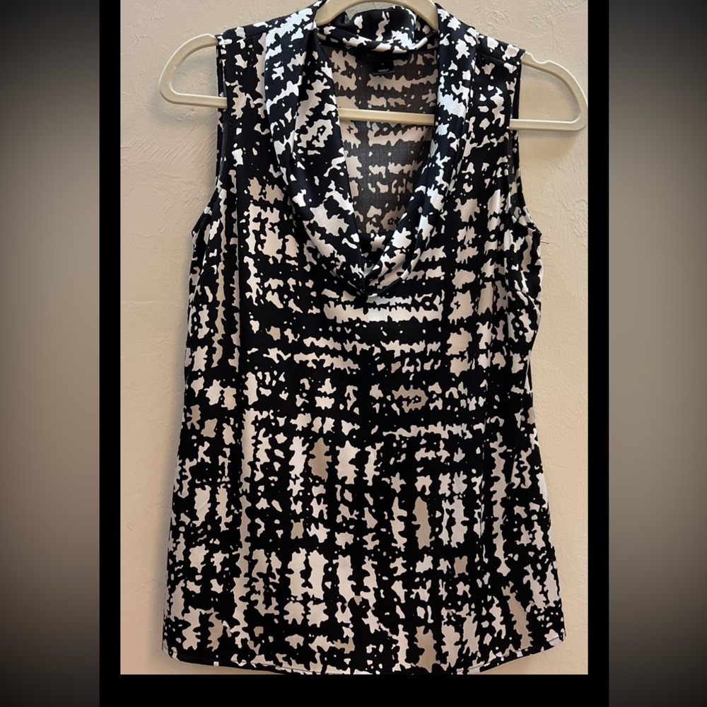 St. John Monochrome Abstract Sleeveless Top P XS S